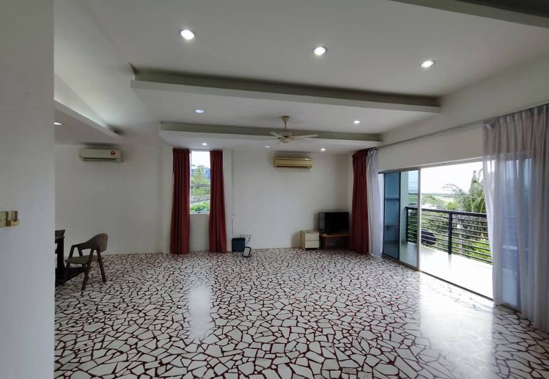 Shangrila Heights Bungalow