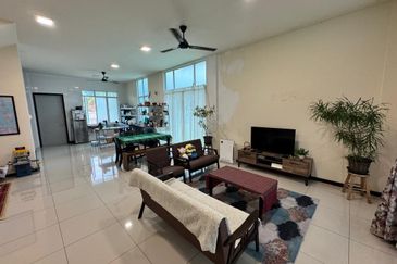 TAMAN PERTAMA MAHANDOI