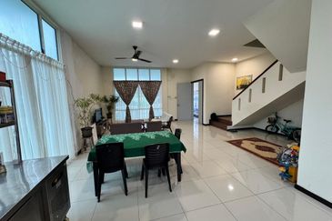 TAMAN PERTAMA MAHANDOI