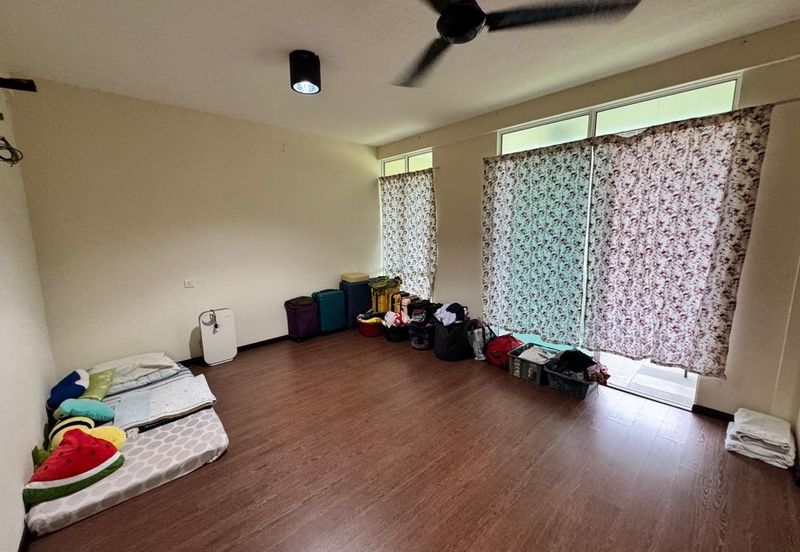 TAMAN PERTAMA MAHANDOI