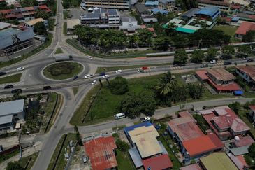 Menggatal land roadside CL for sale