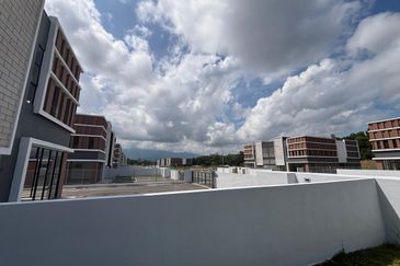 Armani Business Park Warehouse , Sepanggar port 