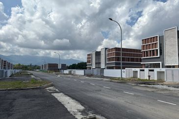 Armani Business Park Warehouse , Sepanggar port 