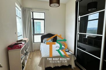 Peak Vista Fully Furnish Facing Likas Bay