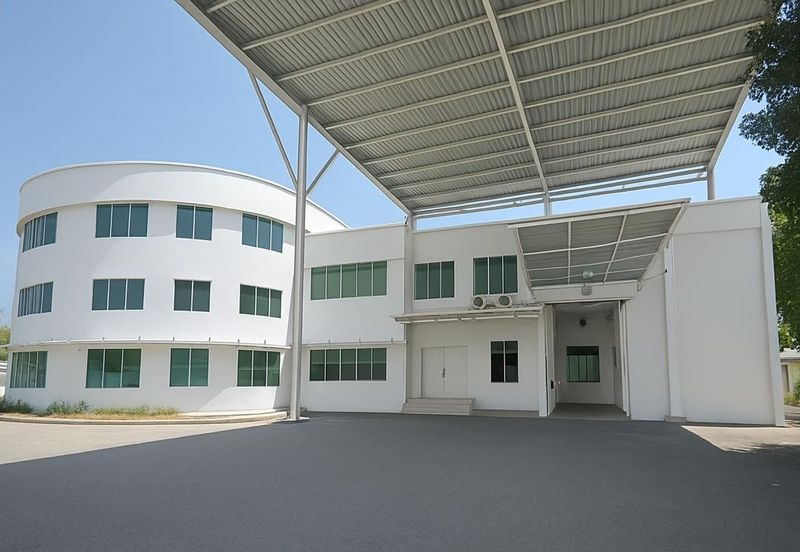 Kolombong building with office