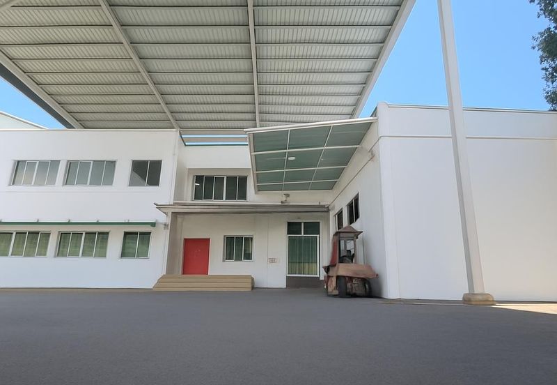 Kolombong building with office