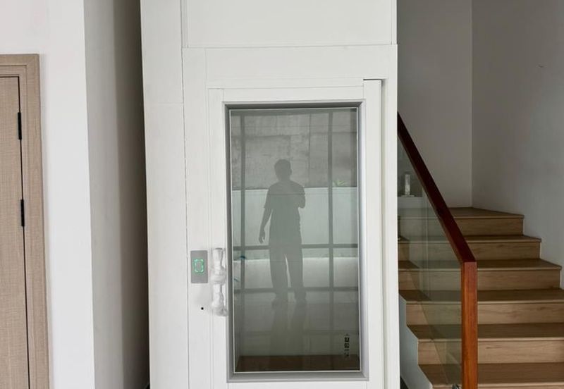 Taman Lifo 3 Storey Semi Detached Double storey Kolombong with private lift- Flood free