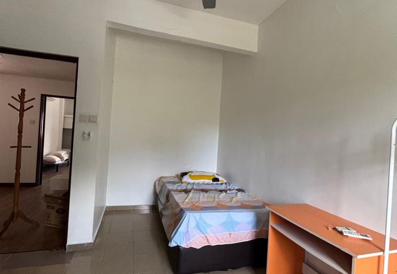 Taman Golf view Phase 2 Bundusan Double Storey intermediate house