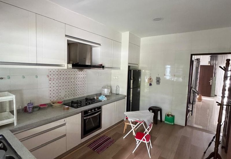 Taman Golf view Phase 2 Bundusan Double Storey intermediate house