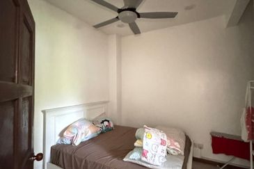 Taman Golf view Phase 2 Bundusan Double Storey intermediate house