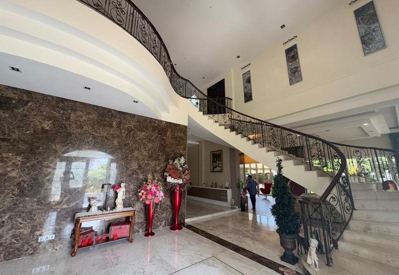 Kampung Likas Mansion 