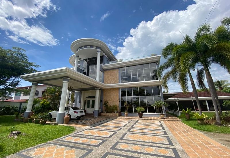 Kampung Likas Mansion 