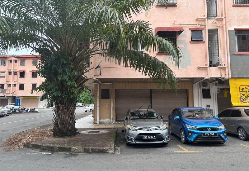Taman Suria Shop corner penampang