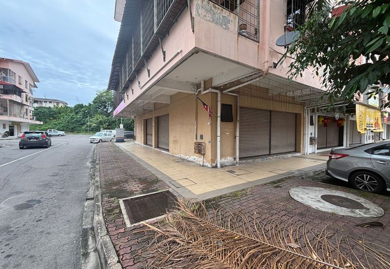 Taman Suria Shop corner penampang