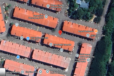 Taman Suria Shop corner penampang