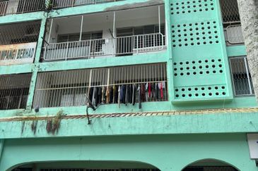 Donggongon Block G 1st floor shoplot for sale