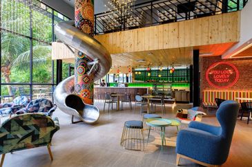 Hotel in Bandaran berjaya kota kinabalu for sale