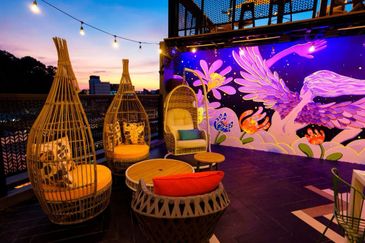 Hotel in Bandaran berjaya kota kinabalu for sale