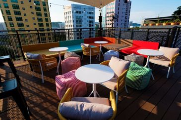 Hotel in Bandaran berjaya kota kinabalu for sale