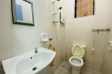 Taman Penampang Apartment Block D for sale