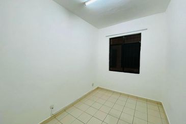 Taman Penampang Apartment Block D for sale