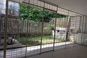 Taman Fantasi Double Storey Likas CL999