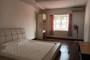 Taman Fantasi Double Storey Likas CL999