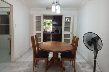 Taman Fantasi Double Storey Likas CL999