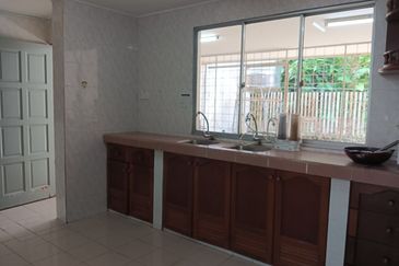 Taman Fantasi Double Storey Likas CL999