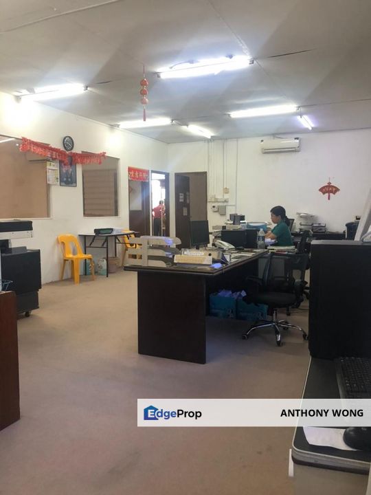 Semi Detached Lian seng light industrial warehouse near inanam bus terminal, Sabah, Inanam