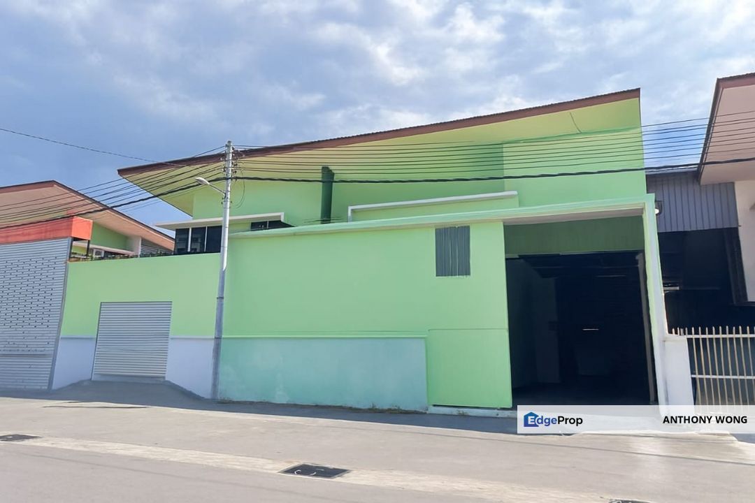 Putatan warehouse Tombovo, Sabah, Pulatan