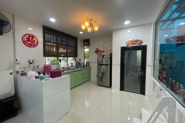 Taman Kemanyan Double Storey Corner Kolombong