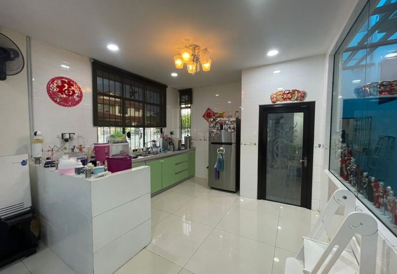 Taman Kemanyan Double Storey Corner Kolombong