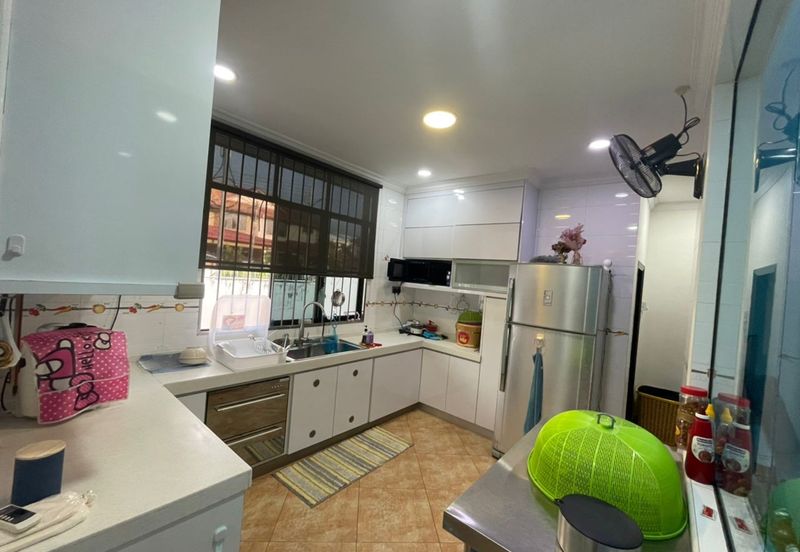 Taman Kemanyan Double Storey Corner Kolombong