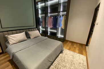 The Logg -  SHOREA EXCEUTIVE SUITES