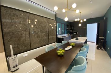 The Logg -  SHOREA EXCEUTIVE SUITES