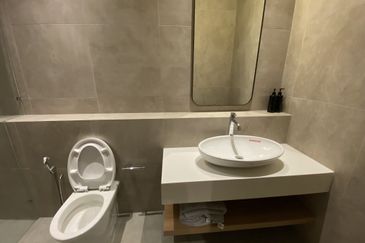 The Logg -  SHOREA EXCEUTIVE SUITES