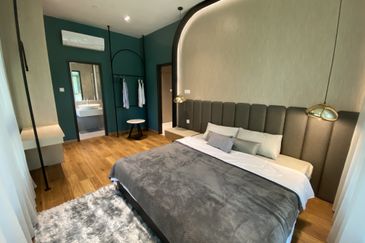 The Logg -  SHOREA EXCEUTIVE SUITES