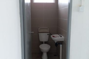 I-plaza shoplot penampang 3 storey