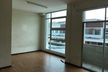 Taman Bukit Hijau Double storey Inanam