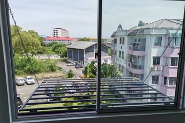 Inanam City Apartment