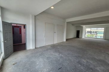 Suria Inanam Shoplot