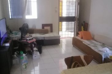 Regency Park Apartment