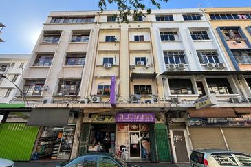 Kampung Air shop house 4+1 storey for Sale