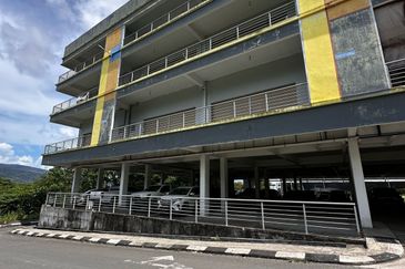 Koisaan point Ranau 3 Storey Shoplot