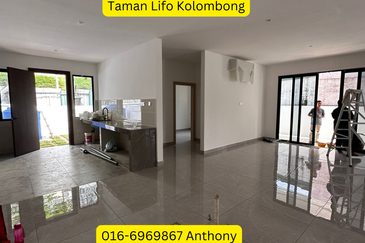 Taman Lifo 3 Storey Semi Detached Double storey Kolombong with private lift- Flood free