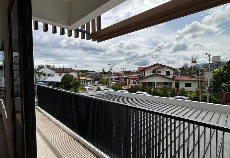 Taman Lifo 3 Storey Semi Detached Double storey Kolombong with private lift- Flood free