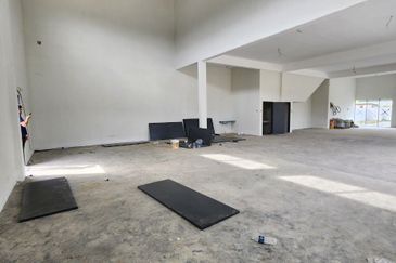 Armani Business Park Warehouse , Sepanggar port 