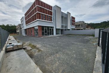 Armani Business Park Warehouse , Sepanggar port 