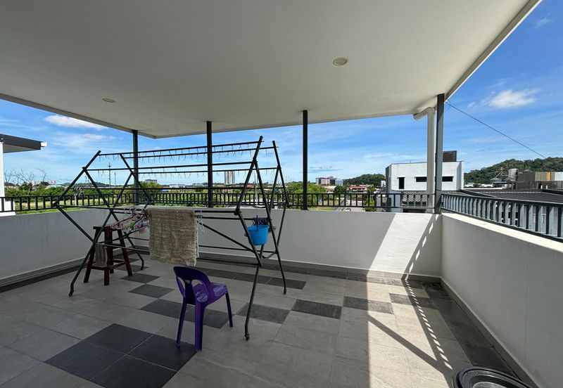 Taman Damaisari Kolombong Corner lot